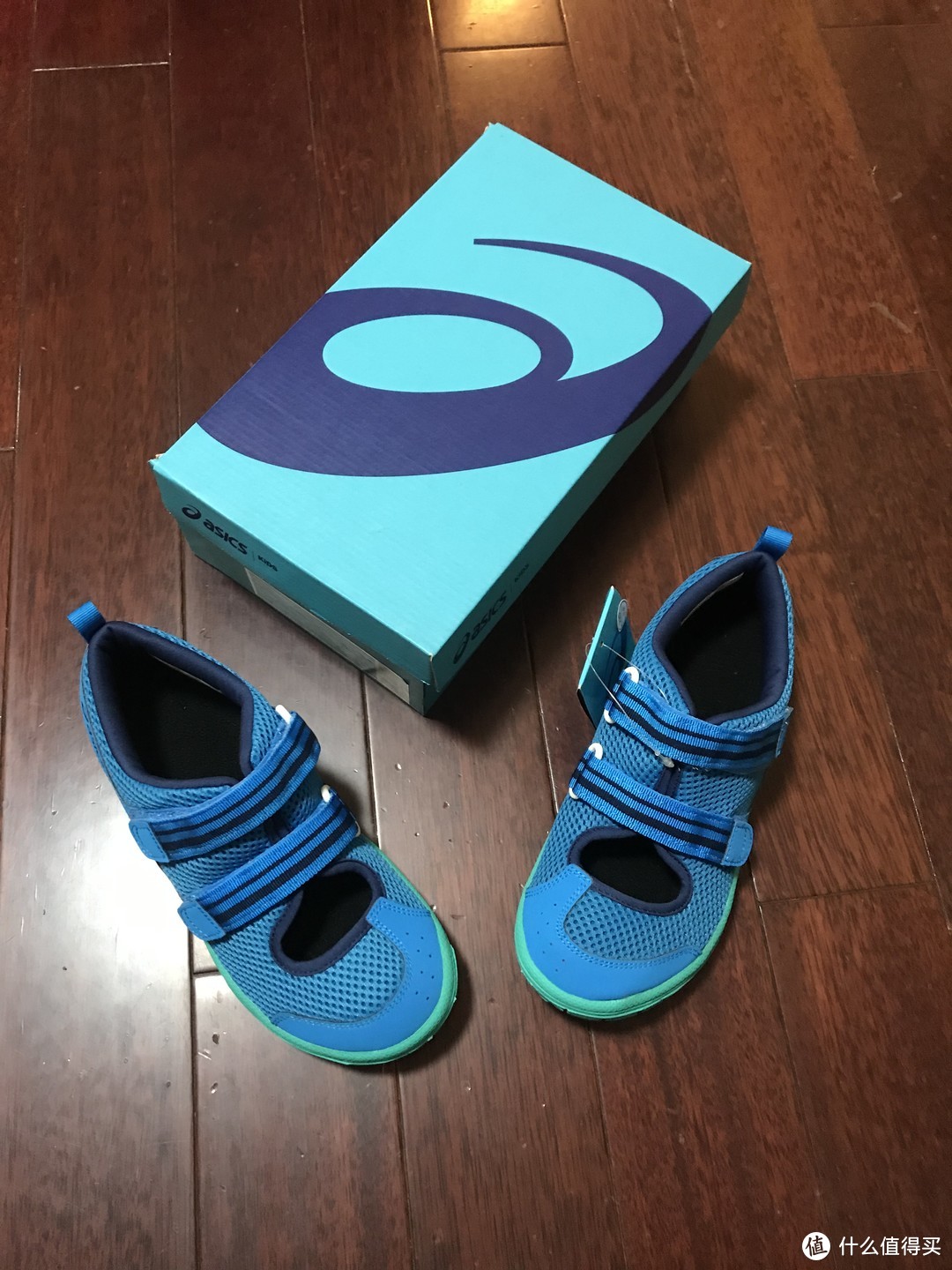 为夏天提前备货！亚瑟士 AMPHIBIAN 6 儿童魔术贴凉鞋