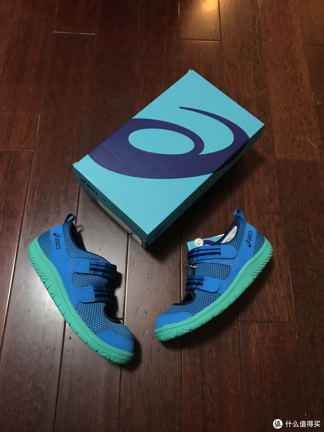 为夏天提前备货！亚瑟士 AMPHIBIAN 6 儿童魔术贴凉鞋