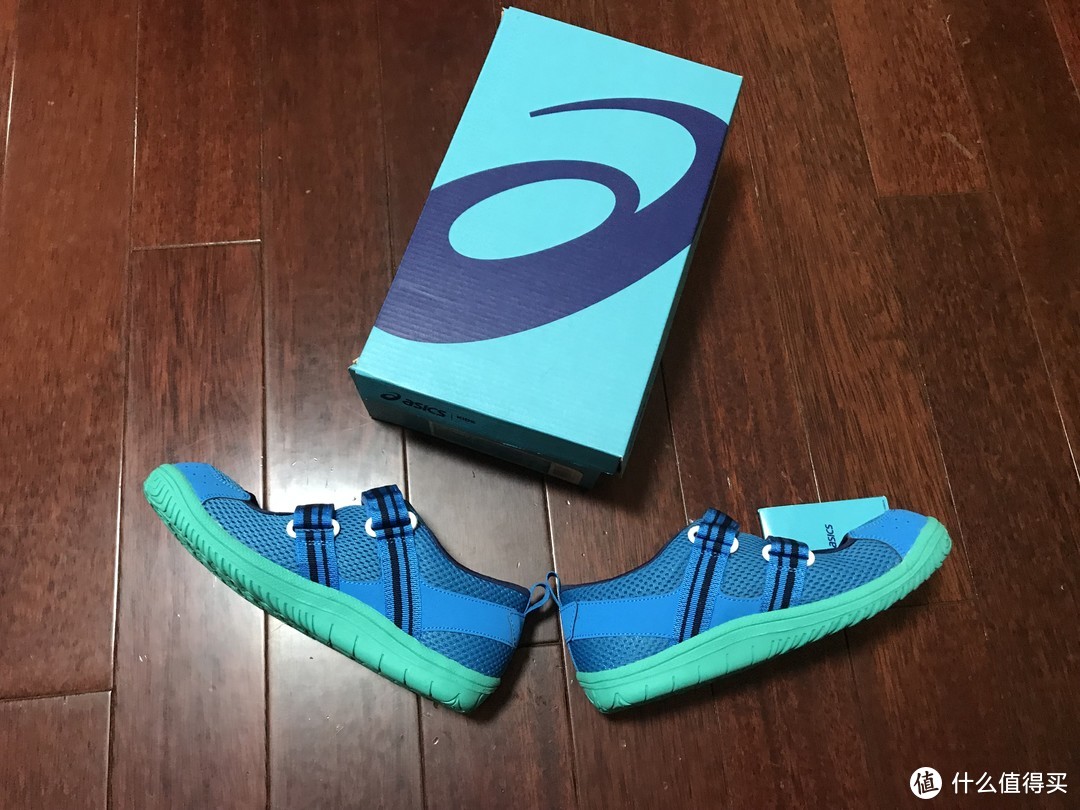 为夏天提前备货！亚瑟士 AMPHIBIAN 6 儿童魔术贴凉鞋