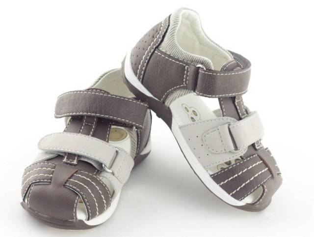 我们整理了值得买的儿童凉鞋品牌,耐克阿迪随便选,最便宜的是回力!