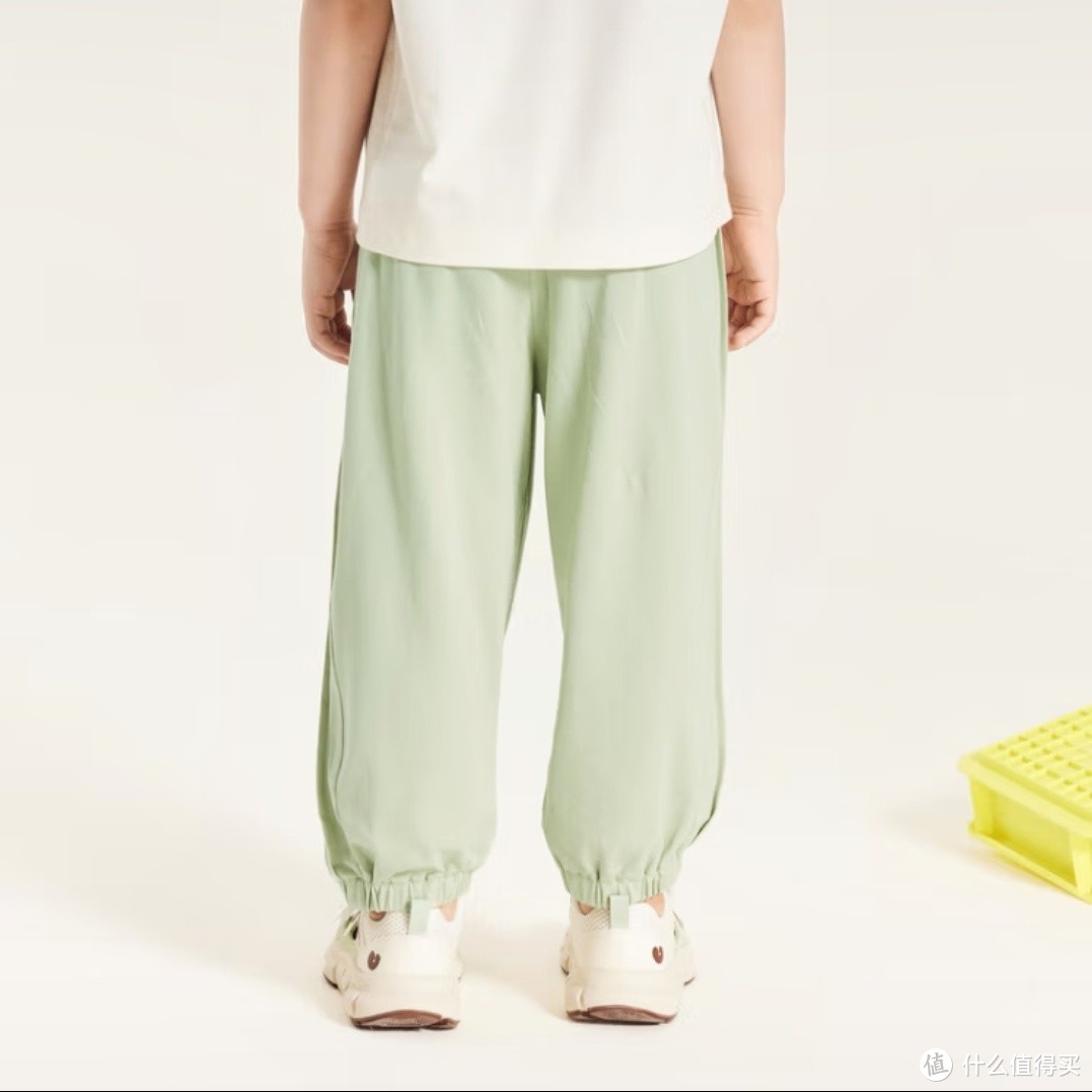 奶爸给娃买衣服,兼具实用性与趣味性